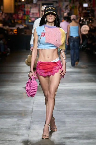 Look 4